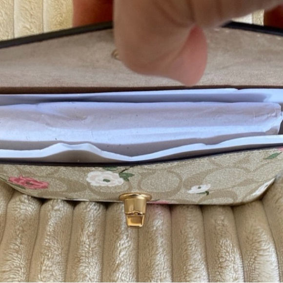 COACH SUNGLASS CASE FLORAL PRINT - Picture 4 of 7